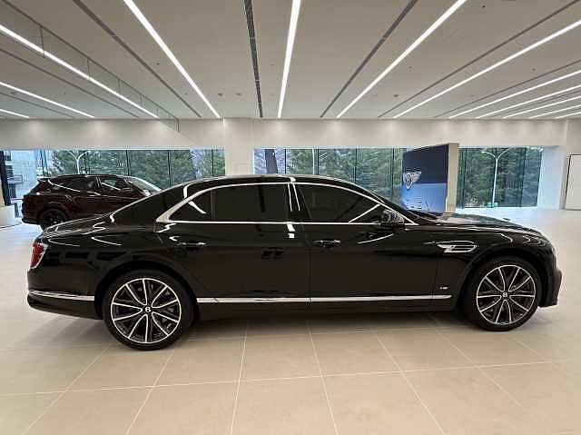 2:Bentley Flying Spur V8, Coupe, 綠色, Bentley Kaohsiung