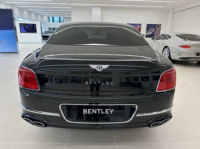 1:Bentley Flying Spur V8, Coupe, 綠色, Bentley Kaohsiung