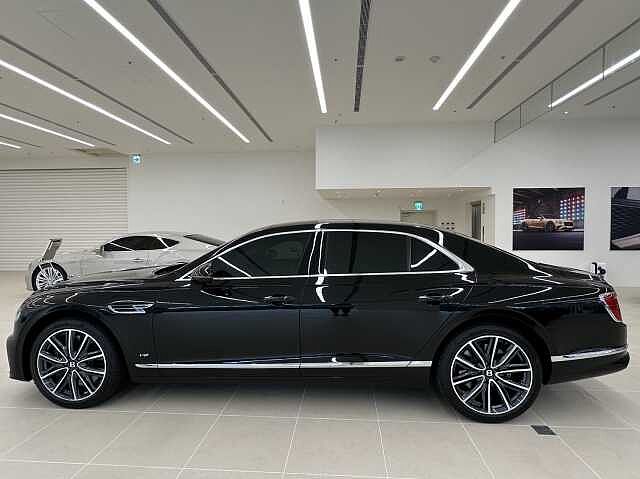 3:Bentley Flying Spur V8, Coupe, 綠色, Bentley Kaohsiung
